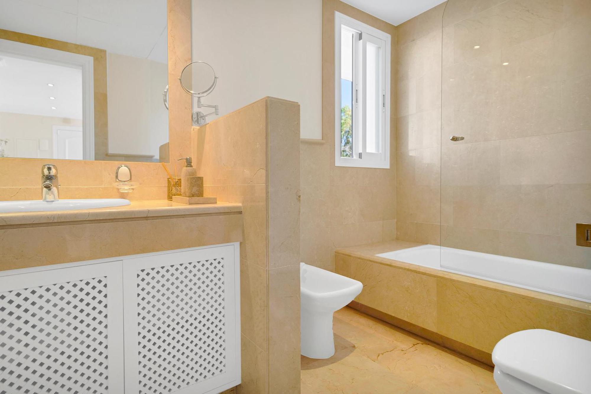 Luxury Penthouse With Sea Views In Marbella Golden Mile, Puente Romano Area Exterior foto