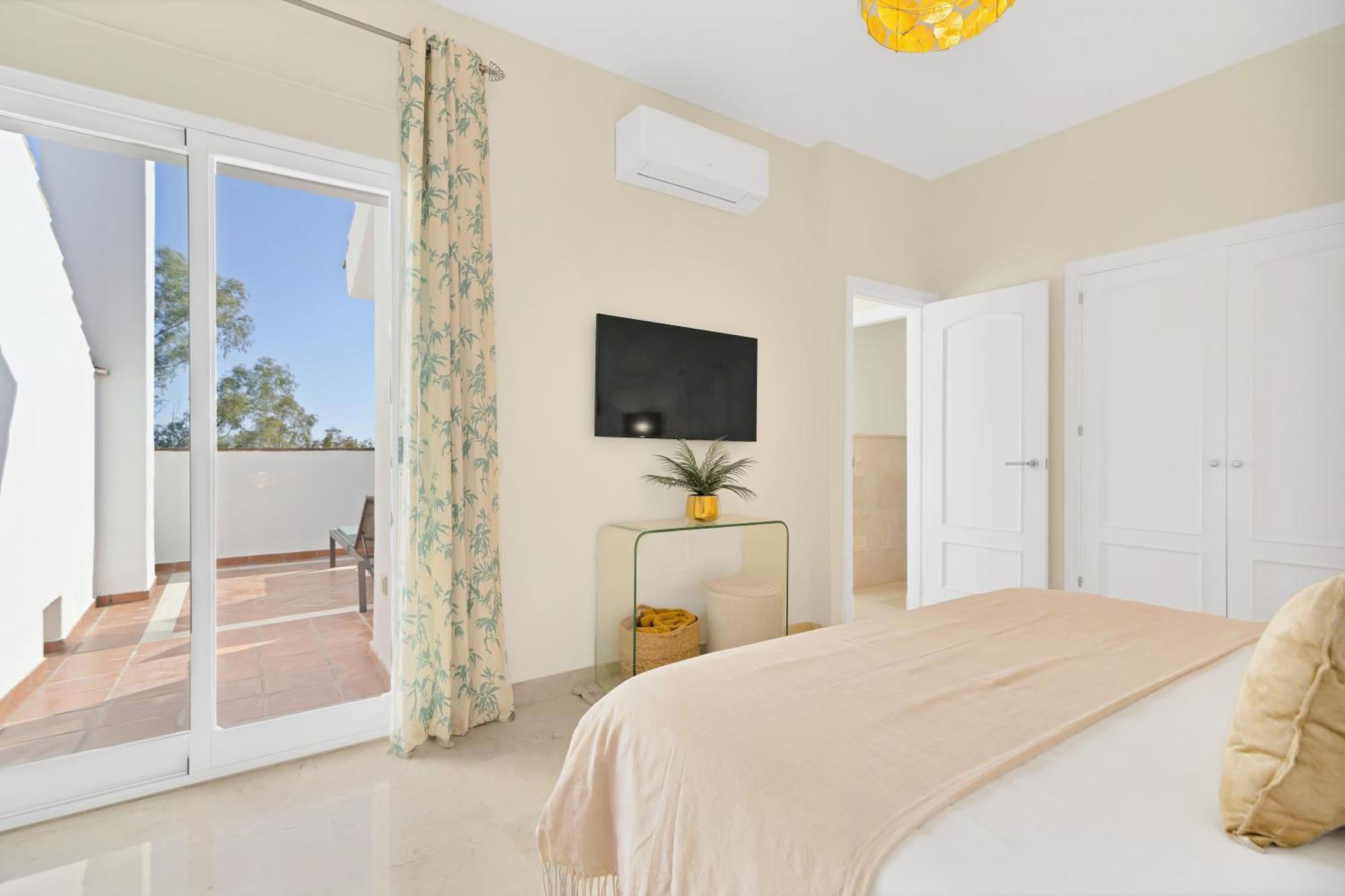 Luxury Penthouse With Sea Views In Marbella Golden Mile, Puente Romano Area Exterior foto
